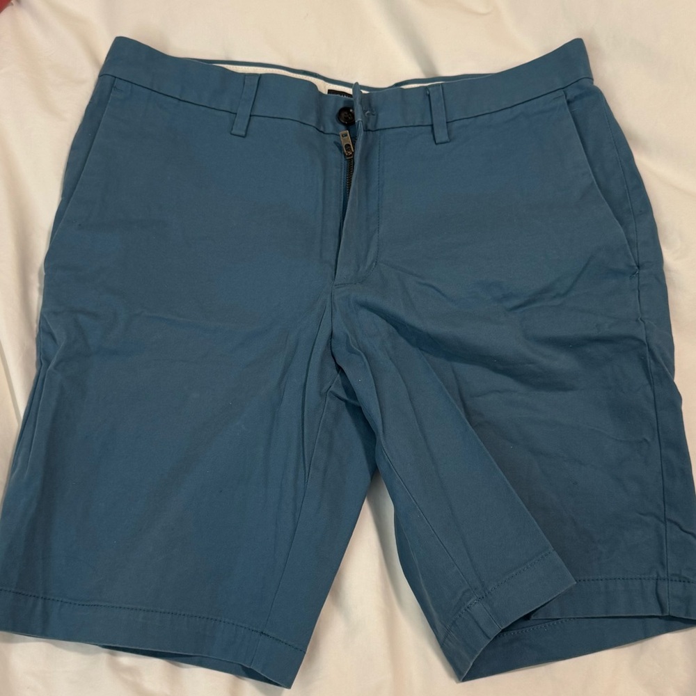 Banana Republic Aiden Short - 32